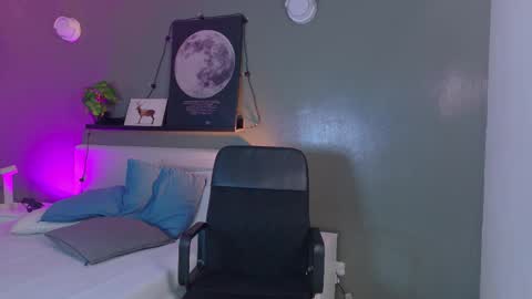 Snapshot of cristalcornner_ chatting on 11.13.25 Nicole Connection time 220pm-910pmCol online show from 11.13.25