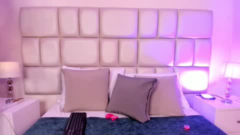 cristallwilliams online show from 12.02.25