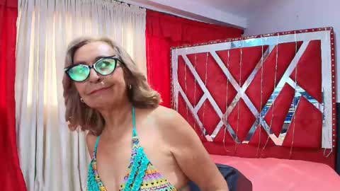 Snapshot of cristalmature chatting on 05.29.26 cristalmature online show from 05.29.26