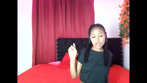 Snapshot of cristalsexi_69 chatting on 10.18.25 cristalsexi_69 online show from 10.18.25