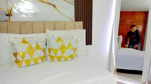 Snapshot of cristalwalker__ chatting on 02.04.26 cristal walker online show from 02.04.26