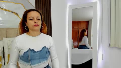 Snapshot of cristalwalker__ chatting on 02.05.26 cristal walker online show from 02.05.26