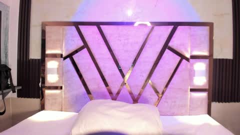 cristin  online show from 04.09.26