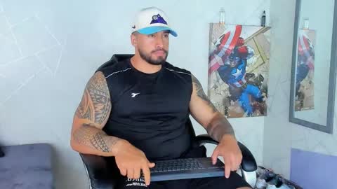 Snapshot of cristian_walker chatting on 12.30.24 cristian walker online show from 12.30.24