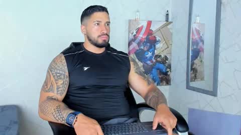 Snapshot of cristian_walker chatting on 01.05.25 cristian walker online show from 01.05.25