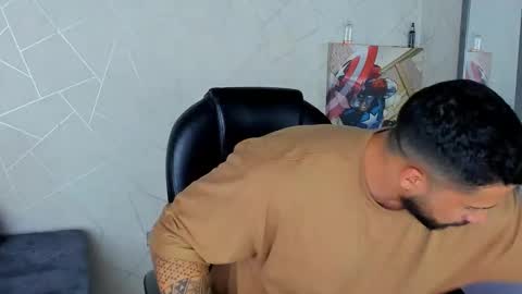 Snapshot of cristian_walker chatting on 01.07.25 cristian walker online show from 01.07.25