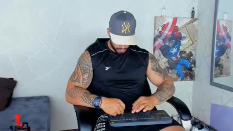 Snapshot of cristian_walker chatting on 01.10.25 cristian walker online show from 01.10.25