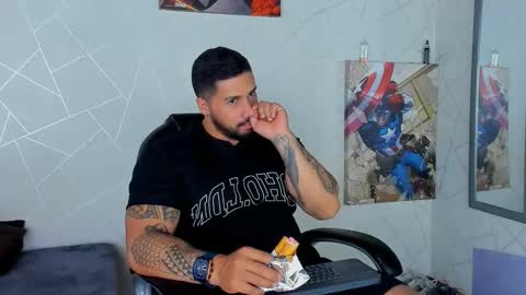 Snapshot of cristian_walker chatting on 01.11.25 cristian walker online show from 01.11.25