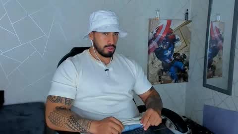 Snapshot of cristian_walker chatting on 01.12.25 cristian walker online show from 01.12.25