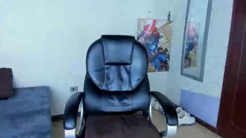 Snapshot of cristian_walker chatting on 01.15.25 cristian walker online show from 01.15.25