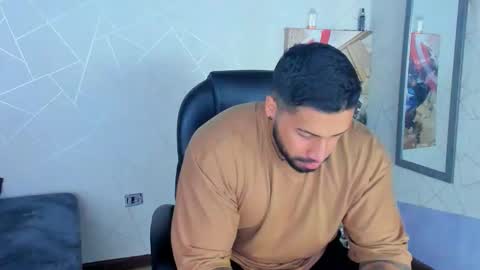 Snapshot of cristian_walker chatting on 01.20.25 cristian walker online show from 01.20.25