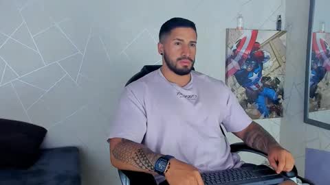 Snapshot of cristian_walker chatting on 01.24.25 cristian walker online show from 01.24.25