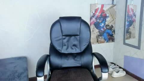 Snapshot of cristian_walker chatting on 01.26.25 cristian walker online show from 01.26.25