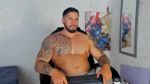 Snapshot of cristian_walker chatting on 01.26.25 cristian walker online show from 01.26.25