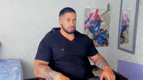 Snapshot of cristian_walker chatting on 01.30.25 cristian walker online show from 01.30.25