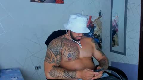 Snapshot of cristian_walker chatting on 01.30.25 cristian walker online show from 01.30.25