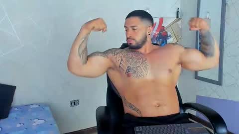 Snapshot of cristian_walker chatting on 01.31.25 cristian walker online show from 01.31.25