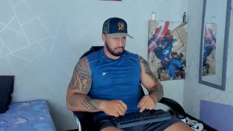 Snapshot of cristian_walker chatting on 02.10.25 cristian walker online show from 02.10.25