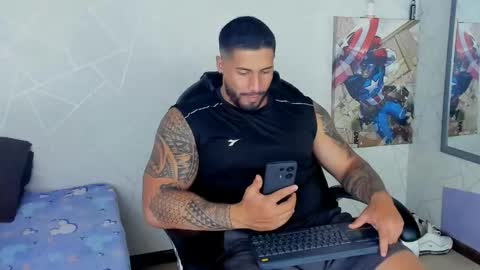 Snapshot of cristian_walker chatting on 02.18.25 cristian walker online show from 02.18.25