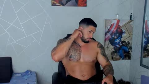 Snapshot of cristian_walker chatting on 02.21.25 cristian walker online show from 02.21.25