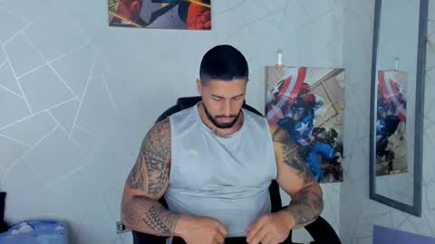 Snapshot of cristian_walker chatting on 03.10.25 cristian walker online show from 03.10.25