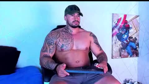 Snapshot of cristian_walker chatting on 09.22.25 cristian walker online show from 09.22.25