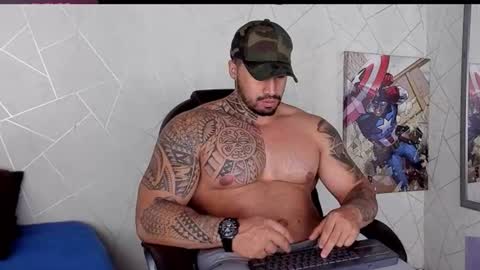 Snapshot of cristian_walker chatting on 09.27.25 cristian walker online show from 09.27.25