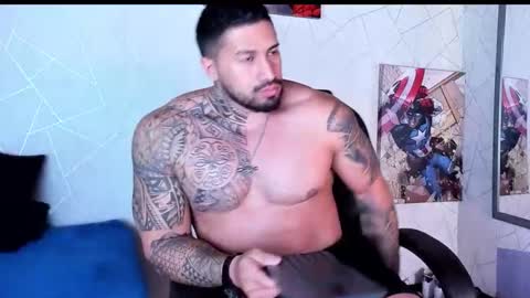 Snapshot of cristian_walker chatting on 10.27.25 cristian walker online show from 10.27.25