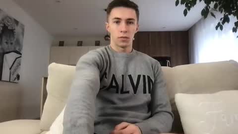 Snapshot of cristianovilla chatting on 12.10.24 CristianoHailey online show from 12.10.24