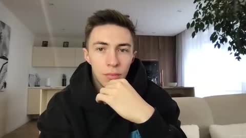 Snapshot of cristianovilla chatting on 12.15.24 CristianoHailey online show from 12.15.24