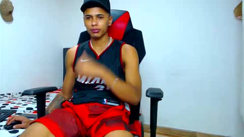 Snapshot of cristiantayron chatting on 05.08.26 cristian online show from 05.08.26