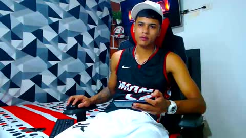 Snapshot of cristiantayron chatting on 05.27.26 cristian online show from 05.27.26