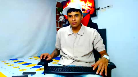 Snapshot of cristiantayron chatting on 05.30.26 cristian online show from 05.30.26