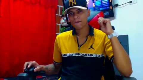 Snapshot of cristiantayron chatting on 06.21.26 cristian online show from 06.21.26