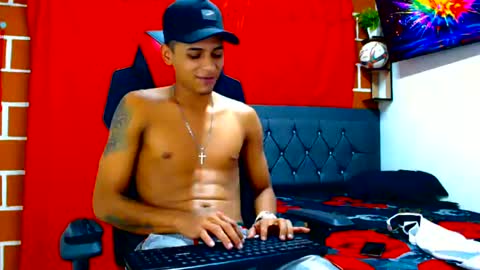Snapshot of cristiantayron chatting on 07.07.26 cristian online show from 07.07.26