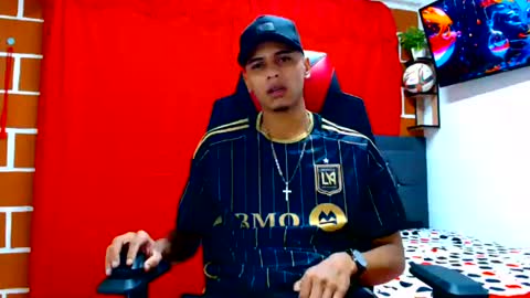 Snapshot of cristiantayron chatting on 07.12.26 cristian online show from 07.12.26