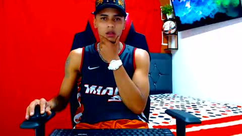 Snapshot of cristiantayron chatting on 07.13.26 cristian online show from 07.13.26