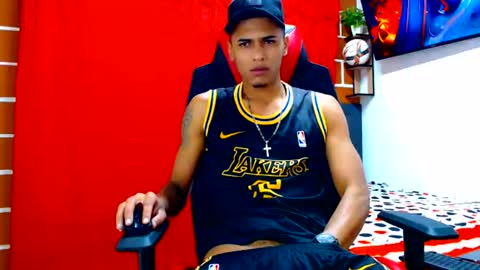Snapshot of cristiantayron chatting on 07.16.26 cristian online show from 07.16.26