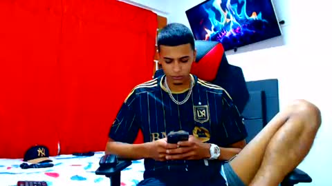 Snapshot of cristiantayron chatting on 07.28.26 cristian online show from 07.28.26