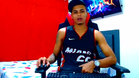 Snapshot of cristiantayron chatting on 07.30.26 cristian online show from 07.30.26
