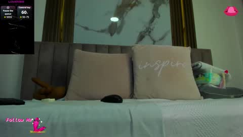 Snapshot of cristinsexy_ chatting on 10.08.25 Cristina online show from 10.08.25