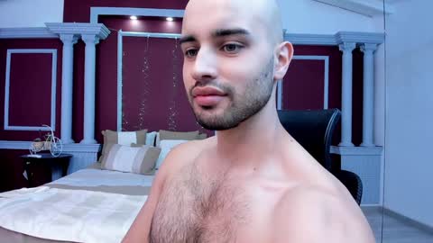 Cristobal Alzate online show from 01.18.25