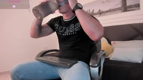 Snapshot of cristopher_strong chatting on 05.08.26 Cristopher online show from 05.08.26