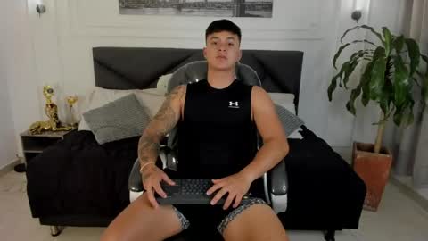 Snapshot of cristopher_strong chatting on 05.13.26 Cristopher online show from 05.13.26