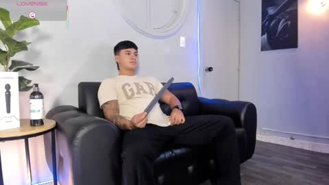Snapshot of cristopher_strong chatting on 06.04.26 Cristopher online show from 06.04.26