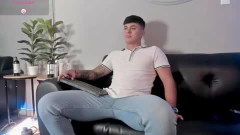 Snapshot of cristopher_strong chatting on 07.23.26 Cristopher online show from 07.23.26