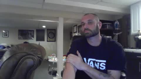 Snapshot of crm400 chatting on 10.08.25 billybasement online show from 10.08.25