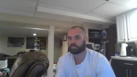 Snapshot of crm400 chatting on 10.26.25 billybasement online show from 10.26.25