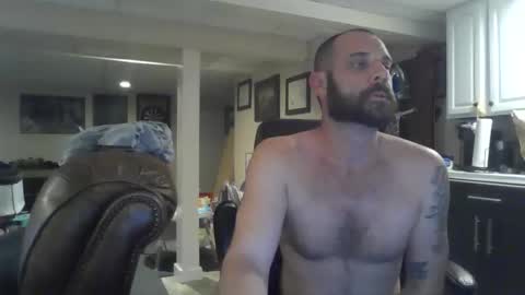 Snapshot of crm400 chatting on 10.29.25 billybasement online show from 10.29.25