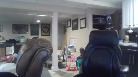 Snapshot of crm400 chatting on 11.07.25 billybasement online show from 11.07.25